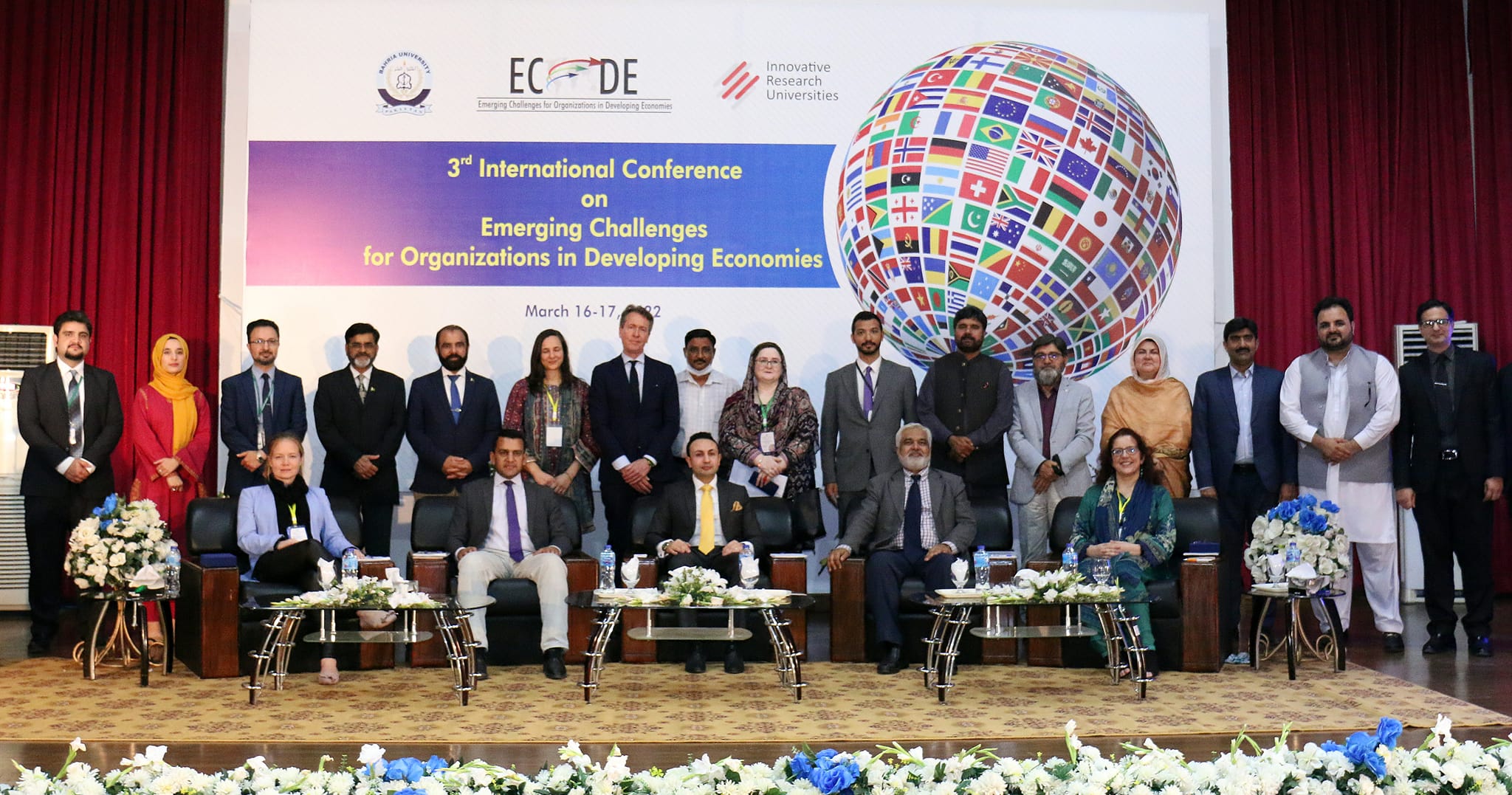 The closing ceremony of the international conference - all speakers together.